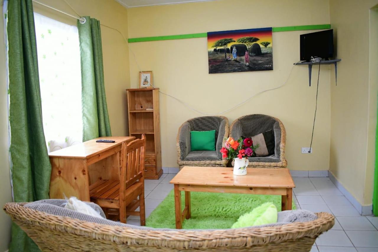 Africana Yard Kitale Ngoại thất bức ảnh