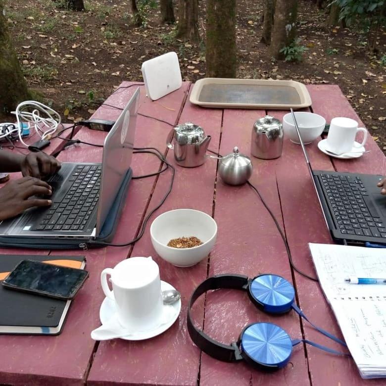 Africana Yard Kitale Ngoại thất bức ảnh