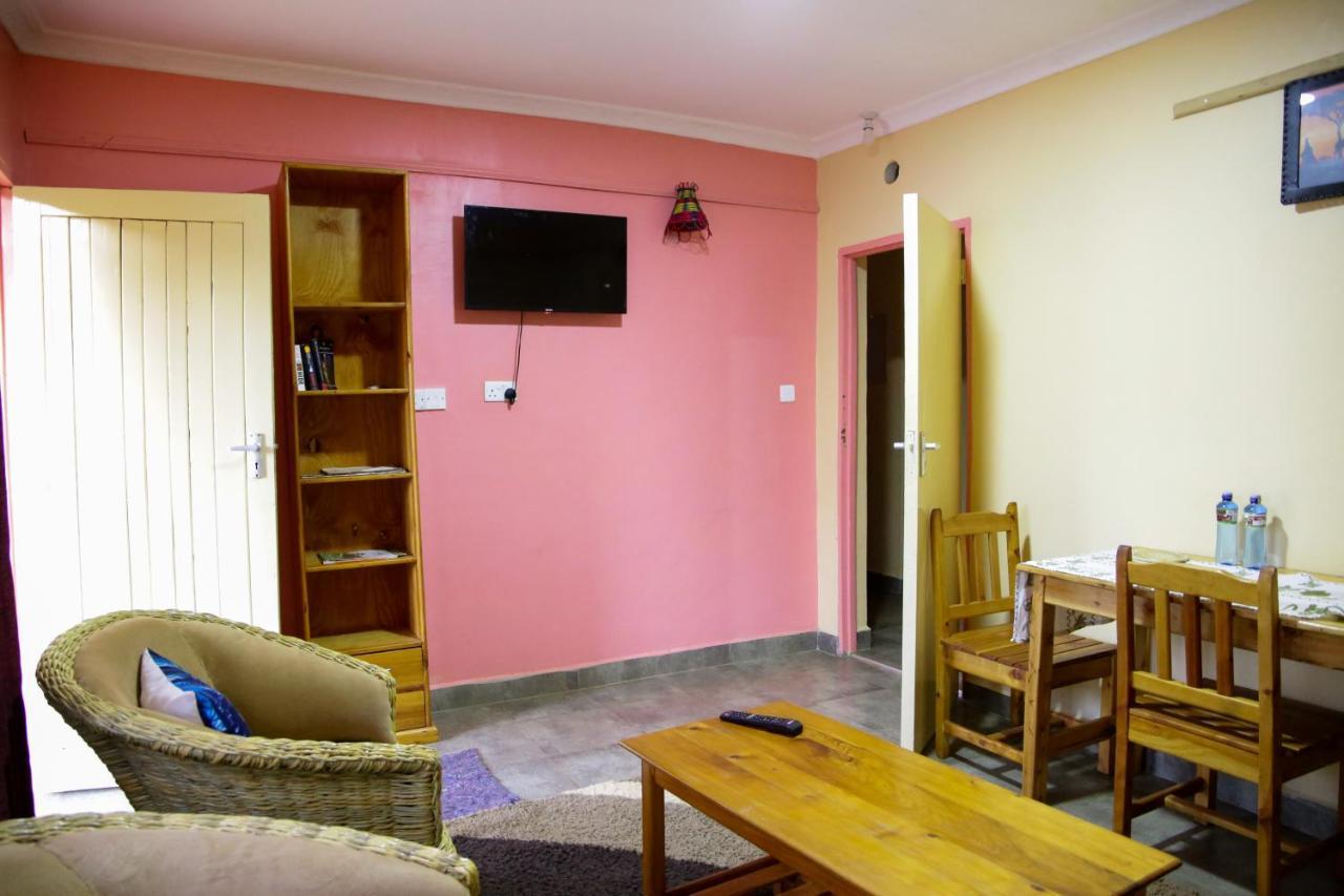 Africana Yard Kitale Ngoại thất bức ảnh