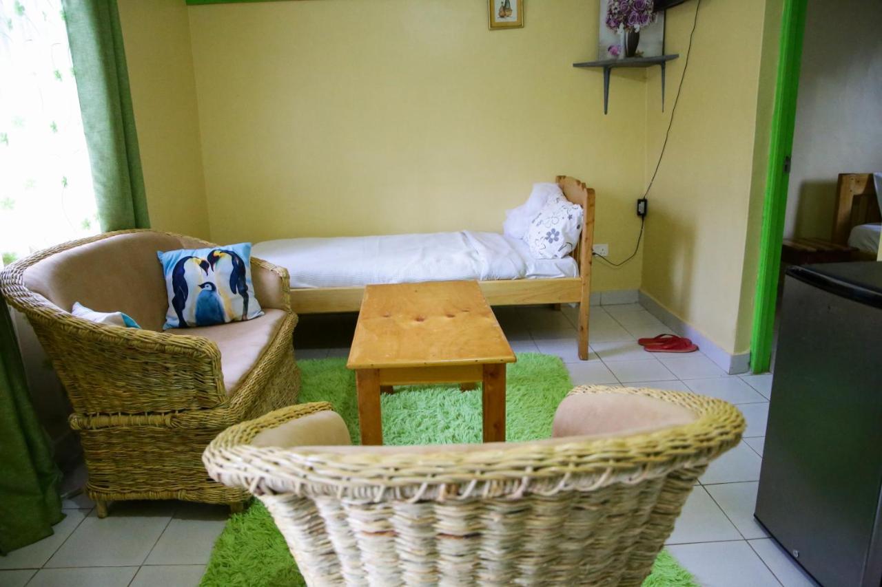 Africana Yard Kitale Ngoại thất bức ảnh